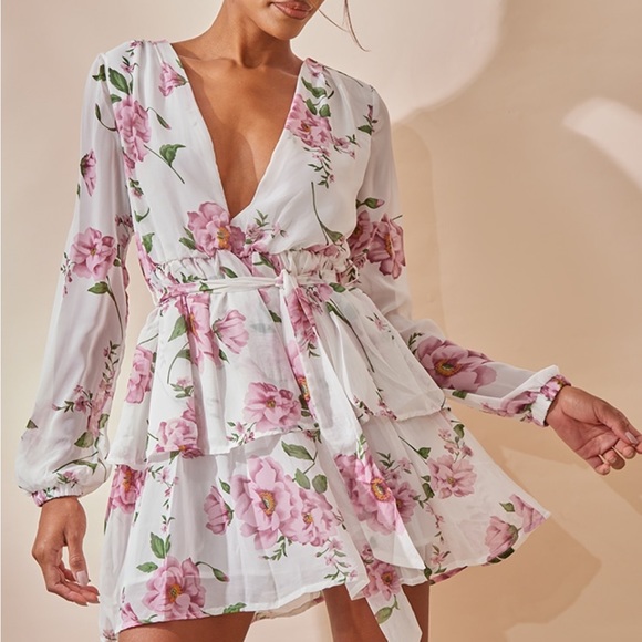 Pretty little thing white floral chiffon double tier plunge skater dress - Picture 1 of 6